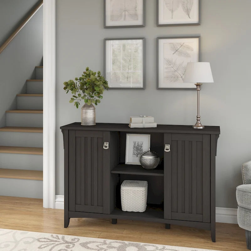 Meuble de rangement rustique en bois avec portes et étagères ouvertes, couleur bois flotté