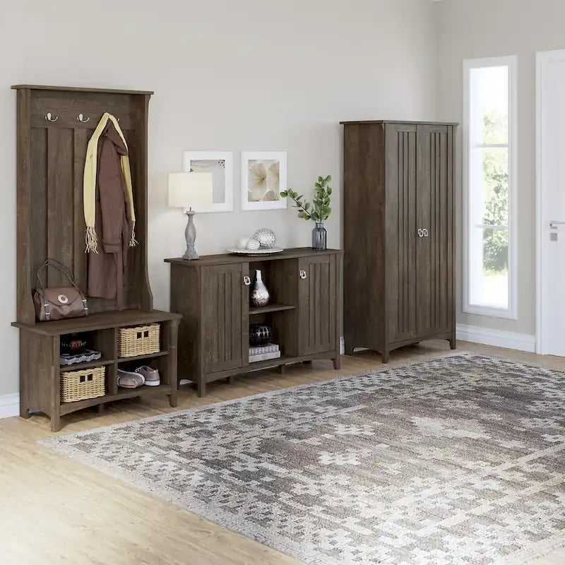 Meuble de rangement rustique en bois avec portes et étagères ouvertes, couleur bois flotté