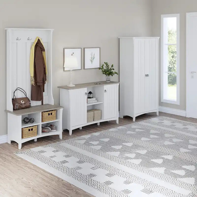 Meuble de rangement rustique en bois avec portes et étagères ouvertes, couleur bois flotté