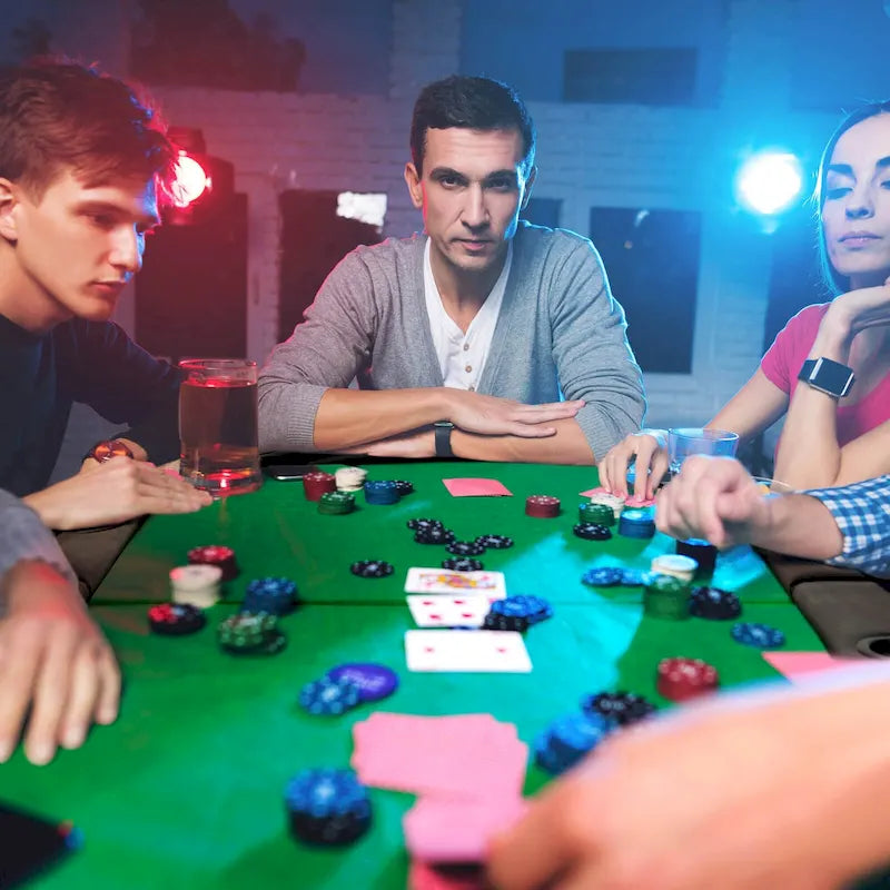 Table de poker pliable 8 joueurs, feutre vert, accoudoirs rembourrés, porte-gobelets