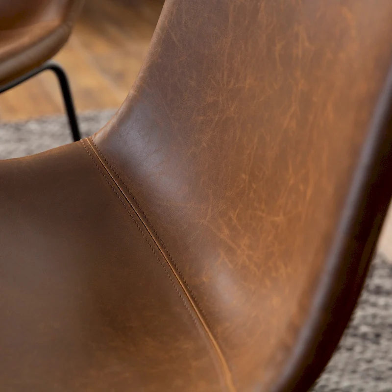 Chaise de salle à manger industrielle en similicuir sans accoudoirs, piètement luge en acier thermolaqué