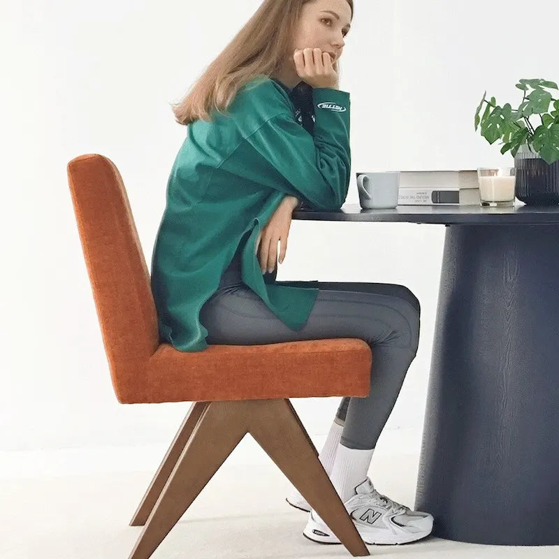 Chaise de salle à manger Parson rembourrée style Mid-Century avec pieds en bois massif