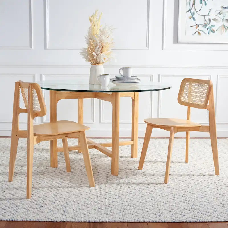 Chaise de salle à manger moderne du milieu du siècle avec dossier en cannage et cadre en bois massif