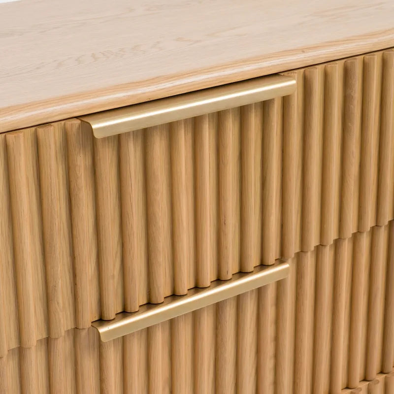 Commode horizontale à 6 tiroirs en chêne naturel avec poignées dorées